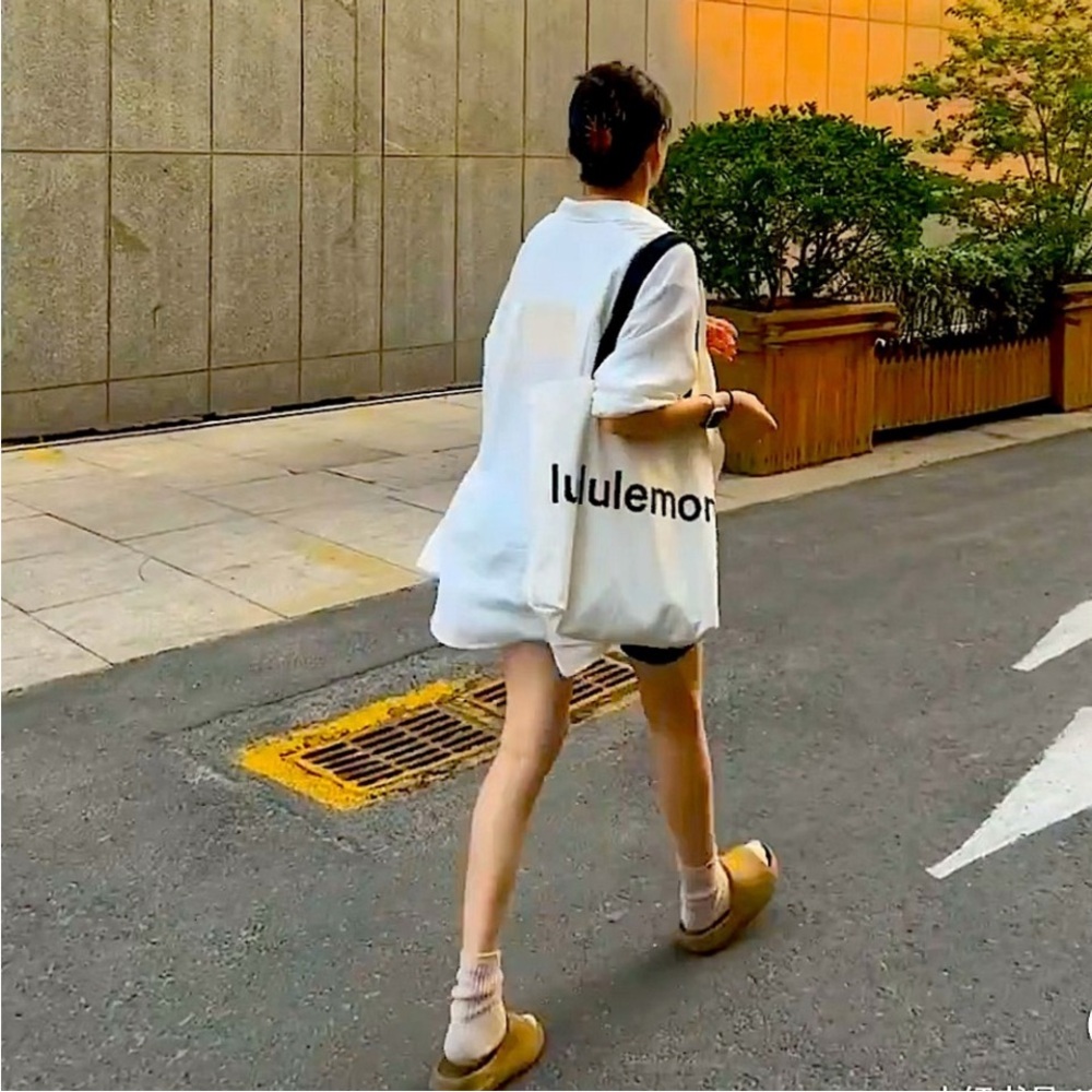 Lululemon Double-Handle Canvas Tote Bag 17L